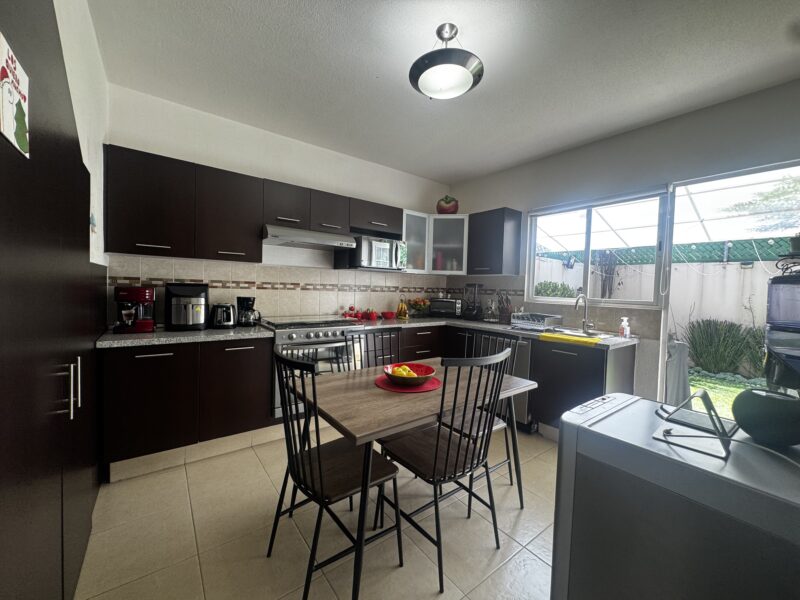 Casa en Venta en Villa Toscana. Toluca