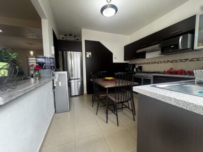 Casa en Venta en Villa Toscana. Toluca